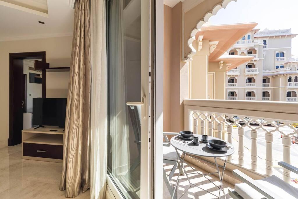 Luxury 1 Bedroom With A Private Beach Taj Granduer Residence At Palm Дубай Екстер'єр фото