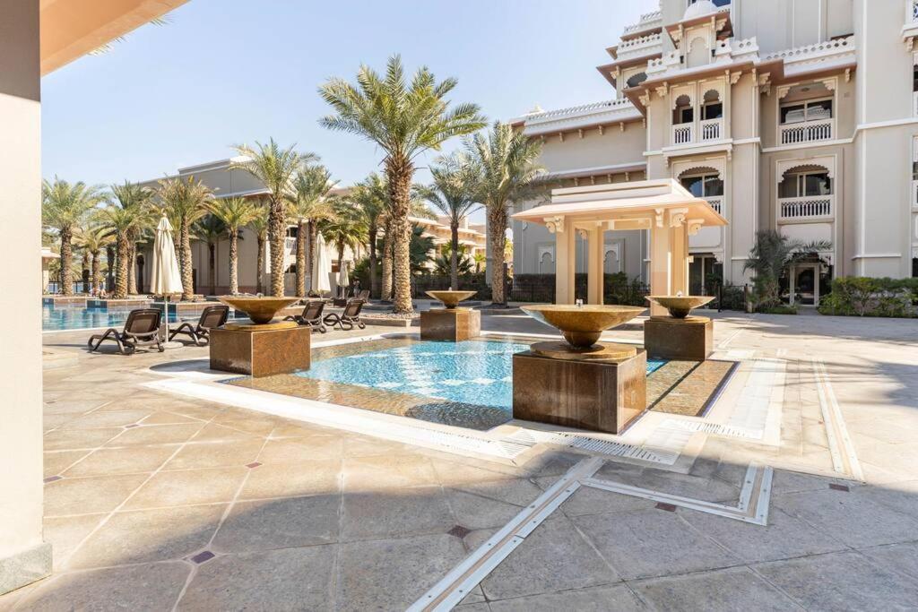 Luxury 1 Bedroom With A Private Beach Taj Granduer Residence At Palm Дубай Екстер'єр фото