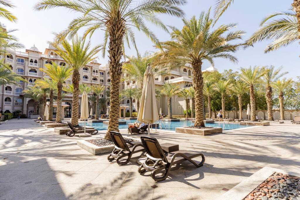 Luxury 1 Bedroom With A Private Beach Taj Granduer Residence At Palm Дубай Екстер'єр фото